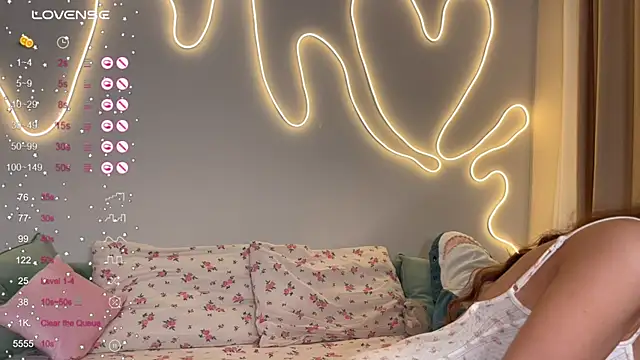 Eva Collinss online show from 12/18/25, 01:11