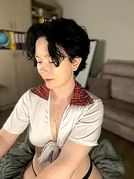 Snapshot of RinaShy chatting on 11/21/25, 05:06 RinaShy online show from 11/21/25, 05:06