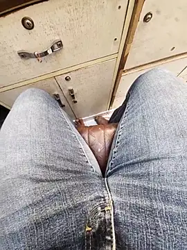 Snapshot of _Danny__ chatting on 12/17/25, 01:16 Danny online show from 12/17/25, 01:16