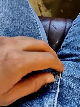 Snapshot of _Danny__ chatting on 12/19/25, 10:17 Danny online show from 12/19/25, 10:17