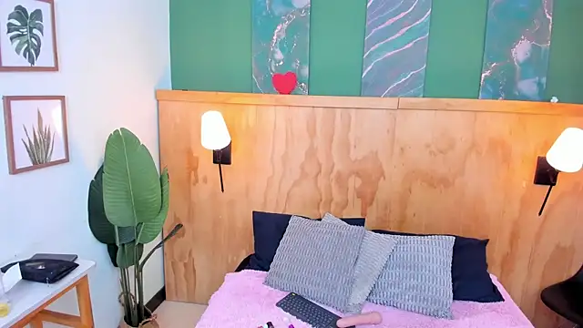 milavega  online show from 10/23/25, 12:04