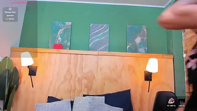 milavega  online show from 10/25/25, 12:04