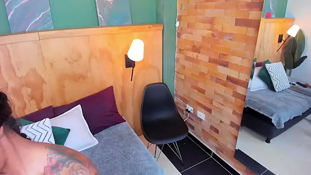 milavega  online show from 12/03/25, 12:04