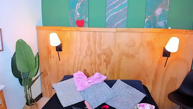 milavega  online show from 10/21/25, 12:26