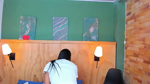 milavega  online show from 11/17/25, 12:09