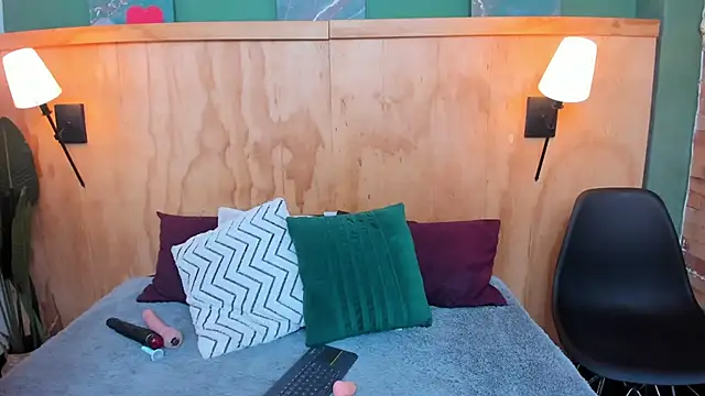 milavega  online show from 12/02/25, 12:07