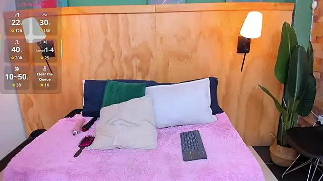 milavega  online show from 12/21/25, 11:56