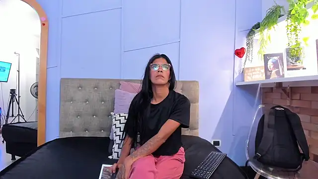 milavega  online show from 03/31/26, 05:15