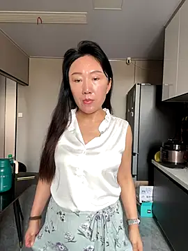 Snapshot of xiaomei-11 chatting on 09/14/25, 02:23 xiaomei-11 online show from 09/14/25, 02:23