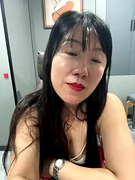 Snapshot of xiaomei-11 chatting on 10/05/25, 02:52 xiaomei-11 online show from 10/05/25, 02:52