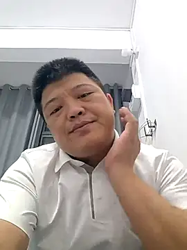 Snapshot of hiwoaini chatting on 06/27/26, 02:56 hiwoaini online show from 06/27/26, 02:56