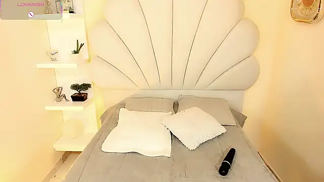 HottSalomee online show from 11/13/25, 06:06