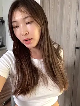 Snapshot of SkylerMoon chatting on 10/13/25, 02:02 SkylerMoon online show from 10/13/25, 02:02