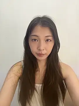 Snapshot of SkylerMoon chatting on 04/13/26, 01:53 SkylerMoon online show from 04/13/26, 01:53