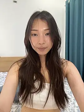 Snapshot of SkylerMoon chatting on 04/06/26, 04:46 SkylerMoon online show from 04/06/26, 04:46