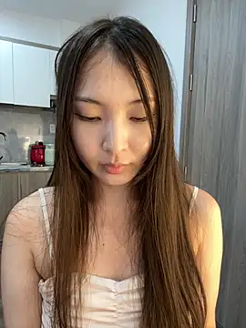 Snapshot of SkylerMoon chatting on 10/18/25, 03:08 SkylerMoon online show from 10/18/25, 03:08