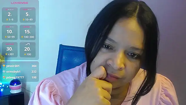 Snapshot of Sara_cute92 chatting on 10/17/25, 09:34 Sara cute92 online show from 10/17/25, 09:34