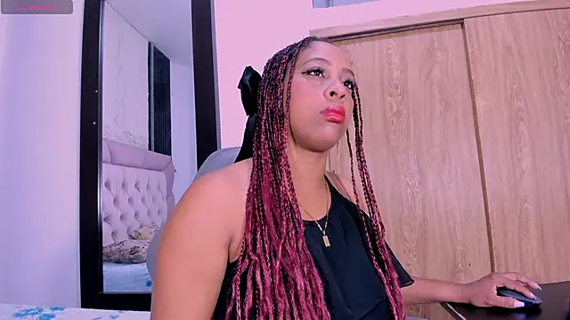 Snapshot of Faver_ chatting on 11/25/25, 12:27 Faver online show from 11/25/25, 12:27