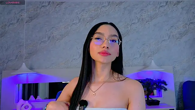 Snapshot of Keira_Corleone chatting on 11/14/25, 04:27 Keira Corleone online show from 11/14/25, 04:27