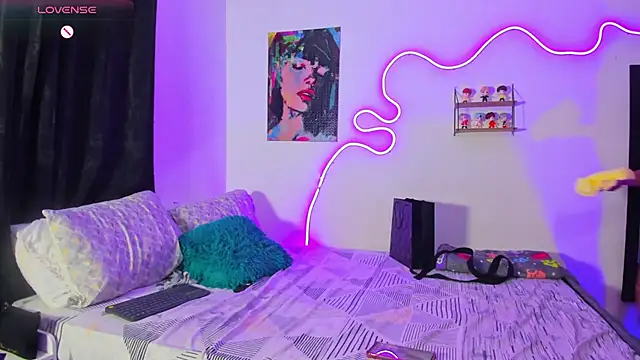 Snapshot of Dilan_and_Mia chatting on 11/26/25, 04:34 Dilan and Mia online show from 11/26/25, 04:34