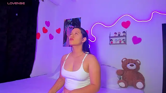 Dilan and Mia online show from 04/18/26, 03:03