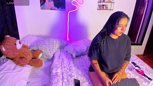 Dilan and Mia online show from 05/08/26, 05:55