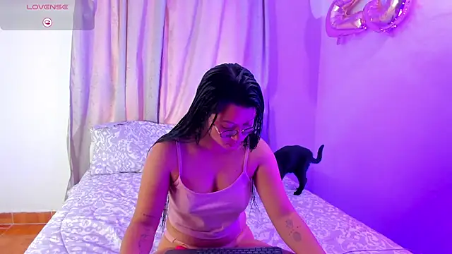 Snapshot of Dilan_and_Mia chatting on 11/09/25, 07:29 Dilan and Mia online show from 11/09/25, 07:29