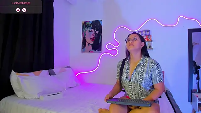 Dilan and Mia online show from 10/02/25, 05:27