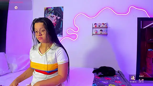 Snapshot of Dilan_and_Mia chatting on 11/19/25, 02:33 Dilan and Mia online show from 11/19/25, 02:33