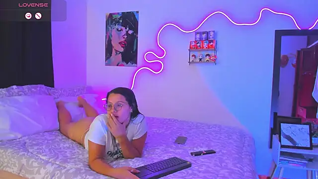 Dilan and Mia online show from 10/10/25, 08:09