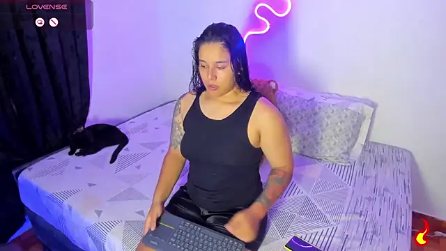 Dilan and Mia online show from 05/15/26, 03:48