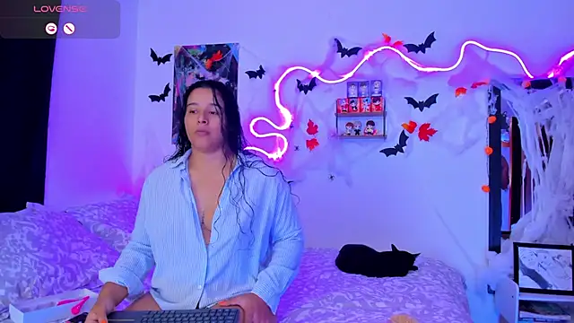 Dilan and Mia online show from 10/18/25, 06:54