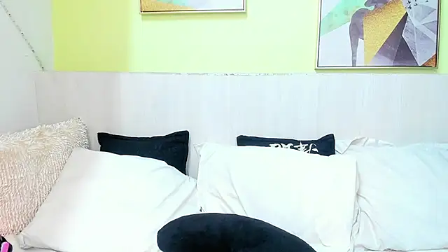 MiahCornell  online show from 11/23/25, 12:26