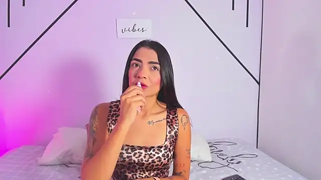 MiahCornell  online show from 11/09/25, 07:51