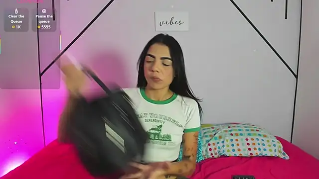 MiahCornell  online show from 11/24/25, 08:09