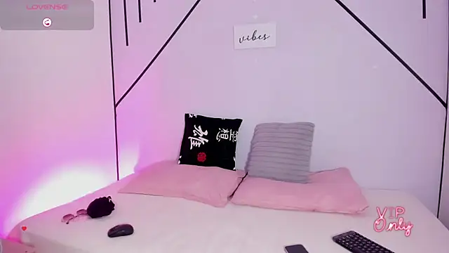 MiahCornell  online show from 01/31/26, 08:18