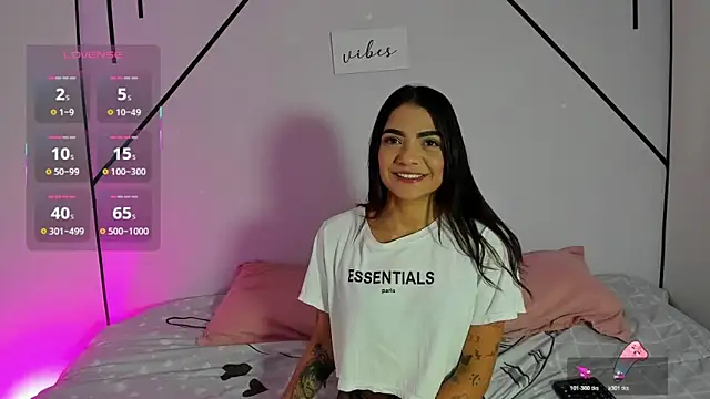 MiahCornell  online show from 11/04/25, 06:55