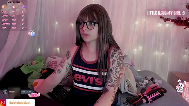 Aurora blaack online show from 10/19/25, 03:42