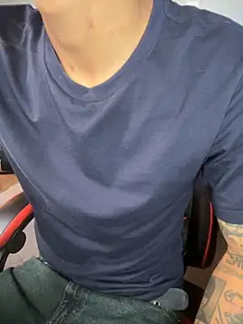 Osmarcito21 online show from 11/11/25, 04:57