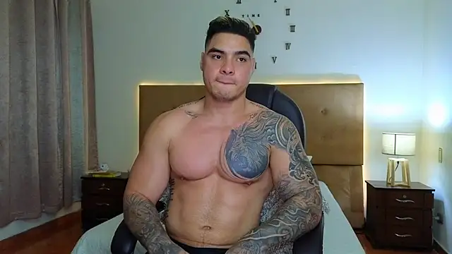 Steven Velez online show from 12/04/25, 02:43