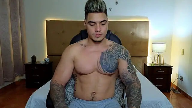Snapshot of Steven_Velez chatting on 09/18/25, 01:41 Steven Velez online show from 09/18/25, 01:41