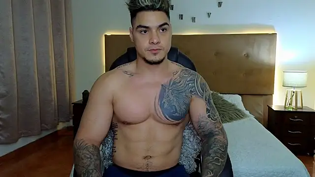 Snapshot of Steven_Velez chatting on 10/05/25, 04:36 Steven Velez online show from 10/05/25, 04:36