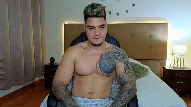 Snapshot of Steven_Velez chatting on 10/06/25, 12:56 Steven Velez online show from 10/06/25, 12:56