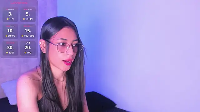 Snapshot of Becky_G chatting on 10/20/25, 04:58 Becky G online show from 10/20/25, 04:58