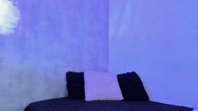 Snapshot of Becky_G chatting on 12/02/25, 09:49 Becky G online show from 12/02/25, 09:49