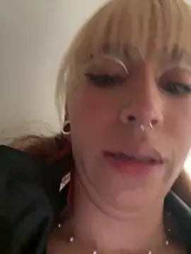 Sallem Pink online show from 10/31/25, 01:08