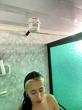 Sallem Pink online show from 10/30/25, 03:42