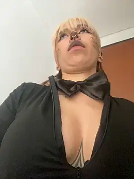 Sallem Pink online show from 10/29/25, 07:46