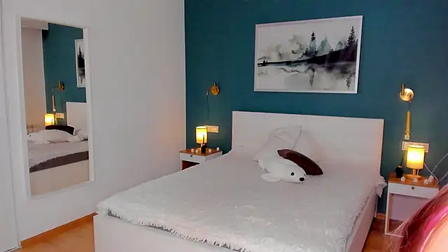 HollisHearl online show from 12/03/25, 07:19