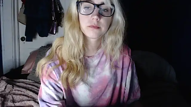 Snapshot of RubySmoke chatting on 09/14/25, 09:09 RubySmoke online show from 09/14/25, 09:09